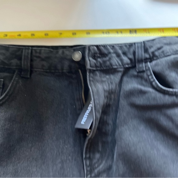 NWT PrettyLittleThing Washed Black Ripped Knee Mom Jeans size 8 - Picture 8 of 11